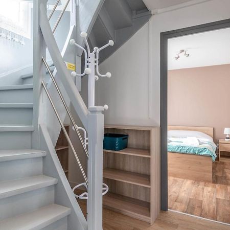 Ideally Located Furnished Townhouse With 3 Bedrooms Parking & Garden Annecy Exterior foto