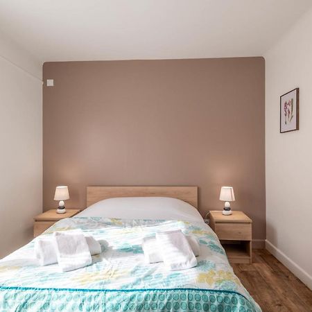 Ideally Located Furnished Townhouse With 3 Bedrooms Parking & Garden Annecy Exterior foto