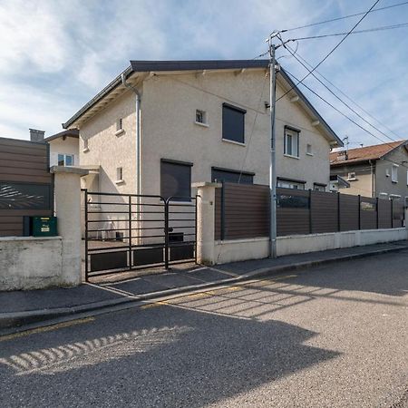 Ideally Located Furnished Townhouse With 3 Bedrooms Parking & Garden Annecy Exterior foto