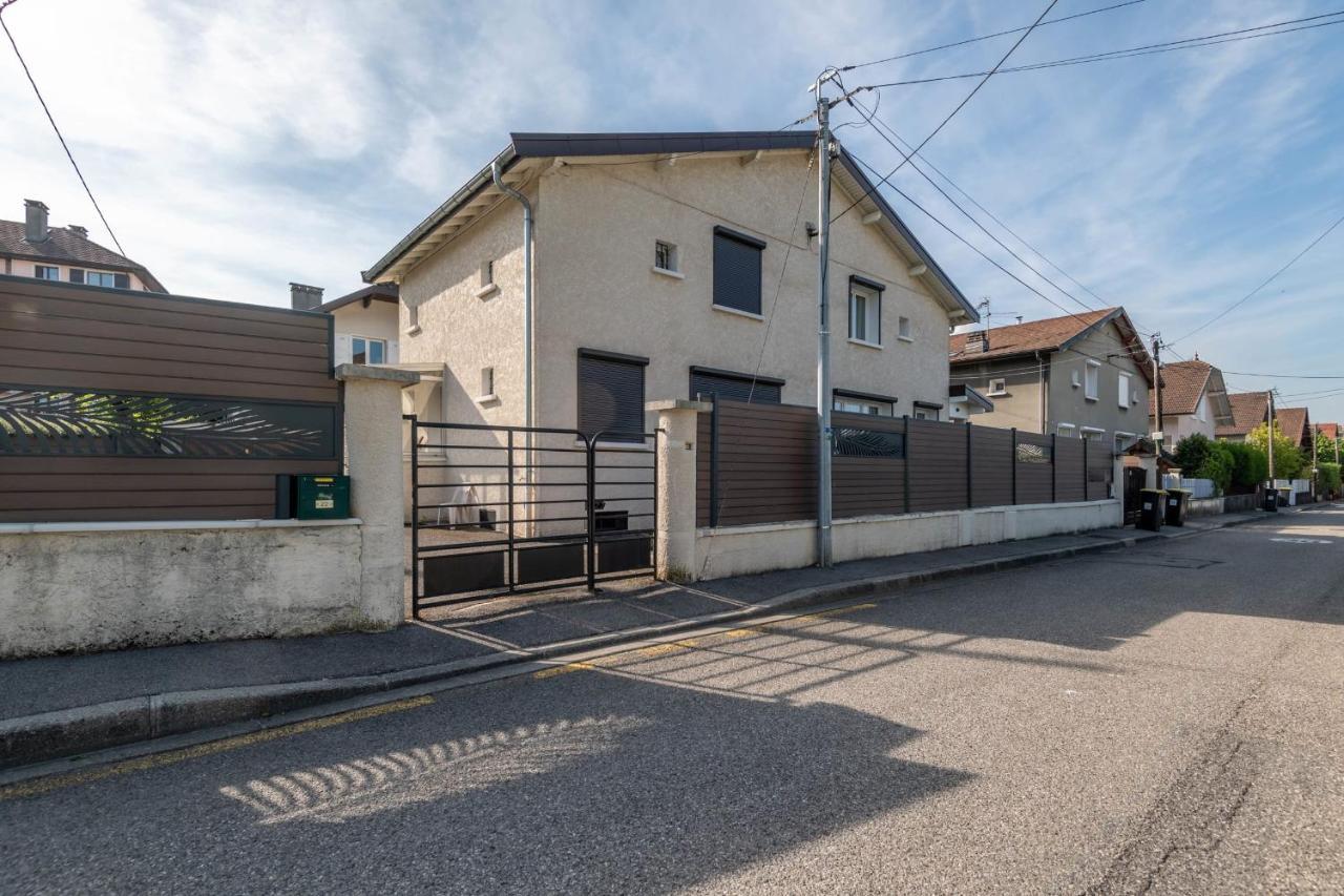 Ideally Located Furnished Townhouse With 3 Bedrooms Parking & Garden Annecy Exterior foto